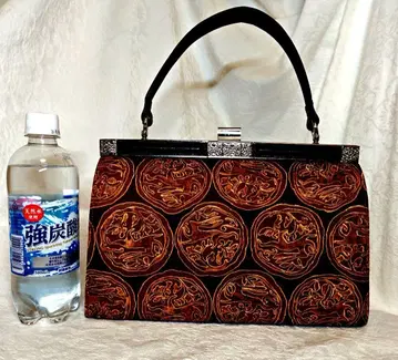 일본 의류용 백 브라운 계열 무늬