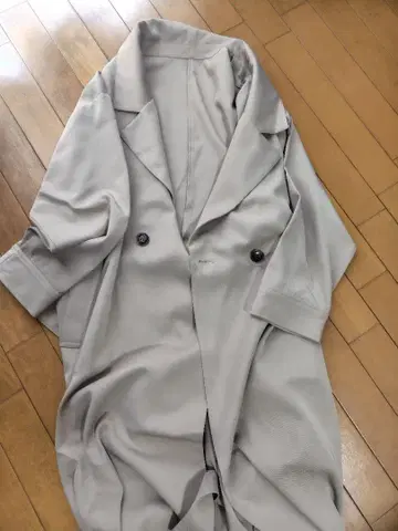 베이지 트렌치코트 졸업식 입학식