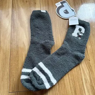 미사용 새상품 택 포함 젤라또피케 x 스누피 복슬복슬 삭스