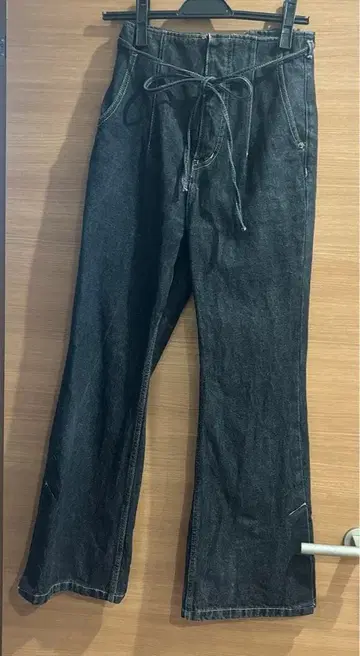 릴리 브라운 레이스업 부츠컷 데님 팬츠