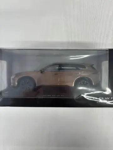 크라운 에스테이트 프레셔스 브론즈 HEV 모노톤 컬러 샘플