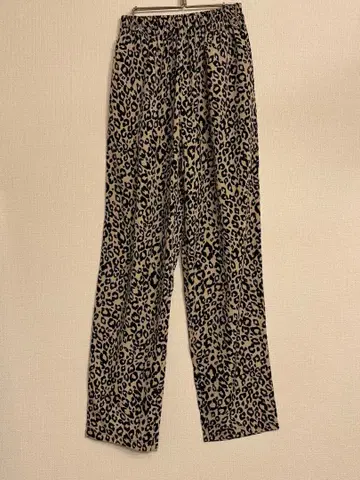 UNE MANSION 레오파드 무늬 이지 팬츠 여성용 FREE