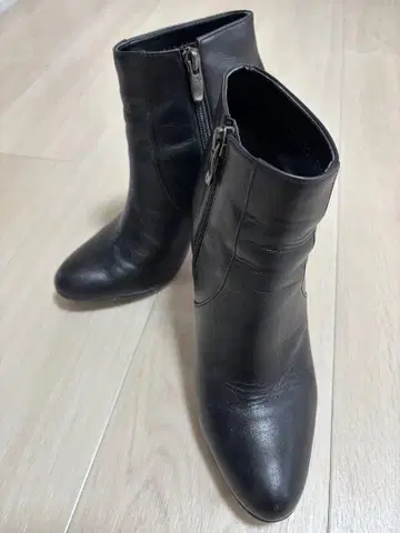 다이애나 숏부츠 부티 가죽 사이드 지퍼 블랙