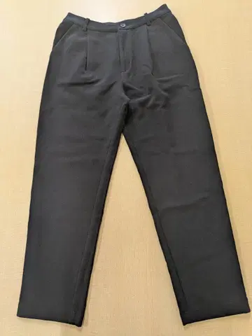 새상품급 evam eva 블랙 원턱 슬랙스