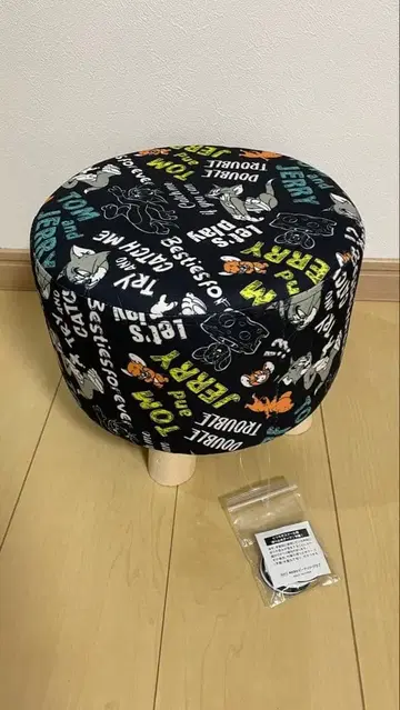 톰과 제리 원형 스툴