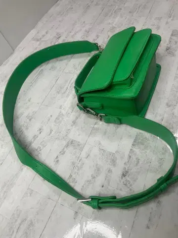 HVISK 그린 숄더백