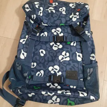 NIXON 카모플라쥬 패턴 백팩