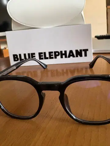 BLUE ELEPHANT DILLAC black 안경 케이스 포함