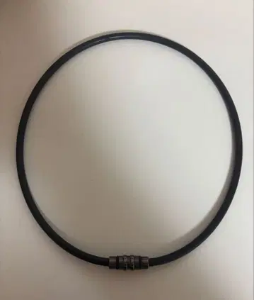 심플한 블랙 원형 목걸이