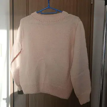 라이트 핑크 크루넥 스웨터