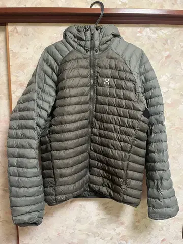 그레이 후드 부착 다운 자켓