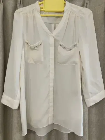 화이트 긴팔 셔츠 사이즈 2 비쥬 포함