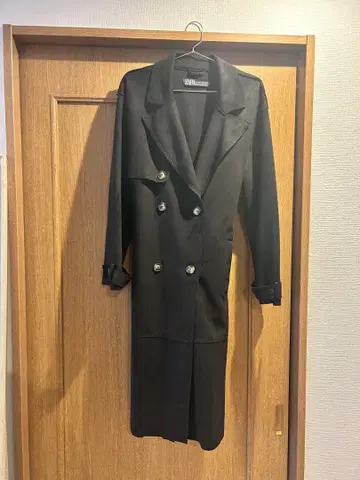 ZARA 블랙 더블 브레스트 코트