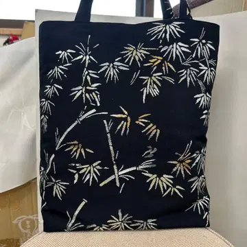 타츠무라 신 치쿠요몬니시 토트백