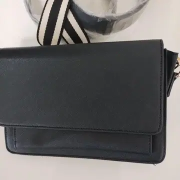 라인 테이프 숄더