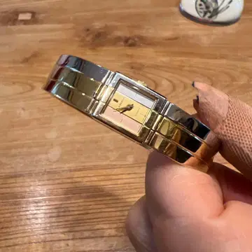 골드 실버 콤비 쿼츠 손목시계