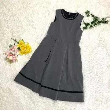 새상품급 슬리브리스 원피스 그레이 플레어 실루엣 안감 부착 깔끔한