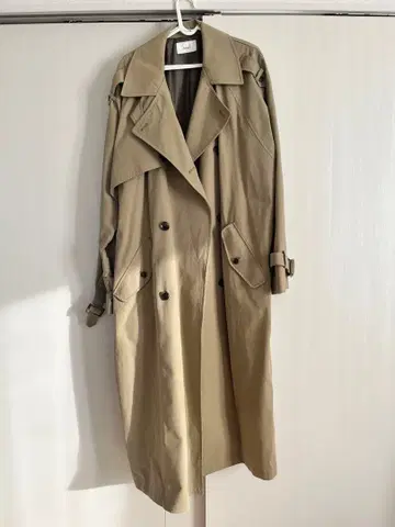 베이지 트렌치코트