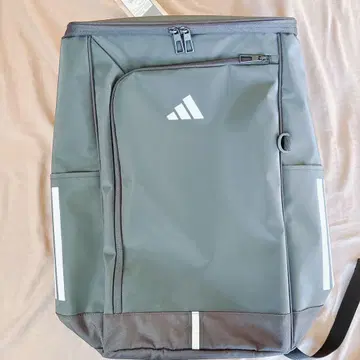 adidas 백팩 30L 대용량 미사용 새상품 택 포함 통학 출퇴근