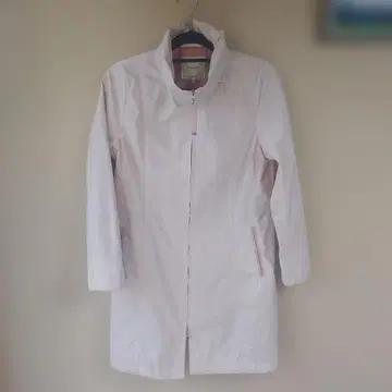 라이트 핑크 트렌치코트