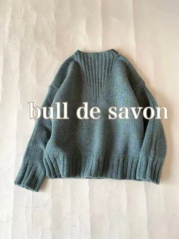 뷔르데사봉 bull de savon 넥 버튼 울 니트