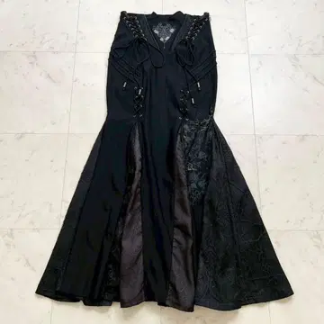 OZZ ONESTE 레이스업 머메이드 스커트 로즈 자수 레이스 패치워크