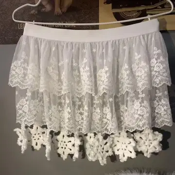 화이트 레이스 미니 스커트