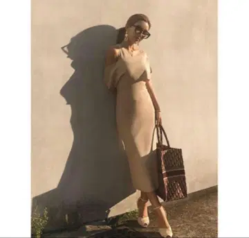 eimyistoire 원 숄더 원피스 BLACK