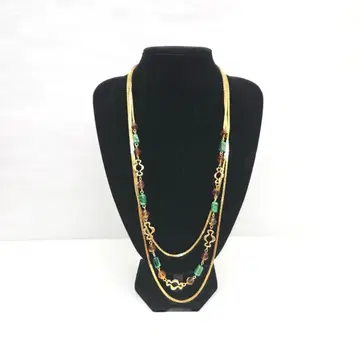 장식적인 골드 & 비즈 3연 목걸이