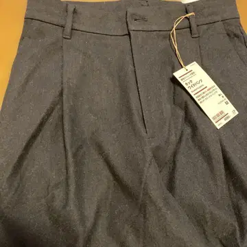 새상품 무인양품 턱 와이드 팬츠 M 사이즈 다크 그레이