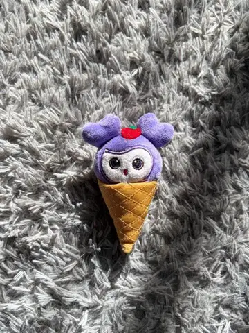 TWICE 서브리 봉제 인형 핀 배지