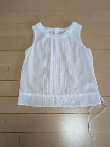 [ 새상품급 ] 휴먼 우먼 슬리브리스 블라우스