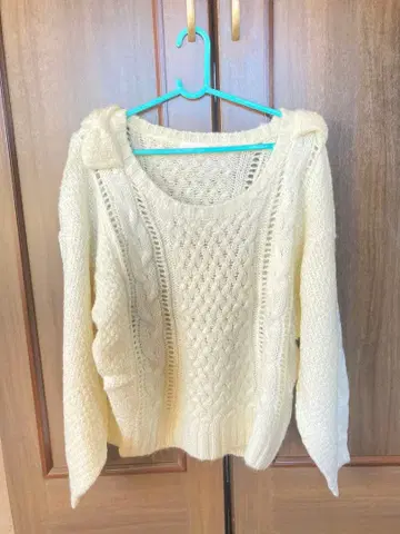 LIZ LISA 화이트 니트 숏 기장