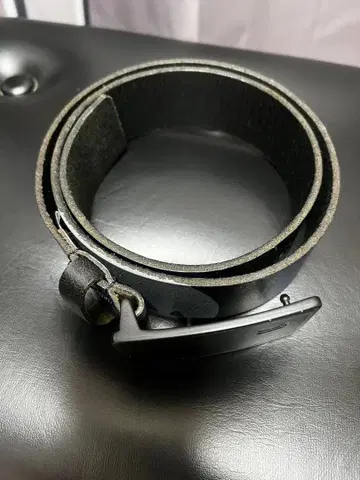 리버서블 블랙 카모 패턴 벨트