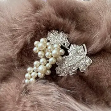 실버 펄 브로치 포도와 잎 모티브