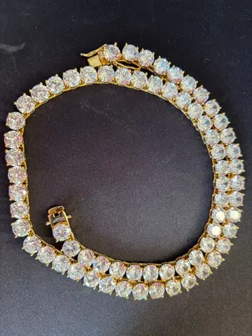 Glitter 라운드컷 크리스탈 목걸이