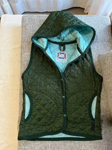 LAVENHAM 후드 부착 퀼팅 베스트 M