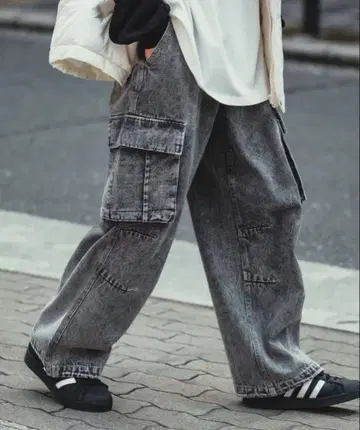 [ 미사용 ] 케미컬 워시 데님 와이드 카고 팬츠 블랙 M