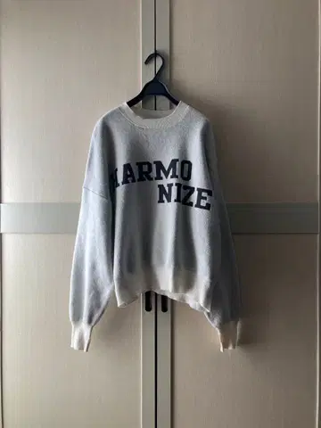 저널 스탠다드 리룸 HARMONIZE 로고 니트