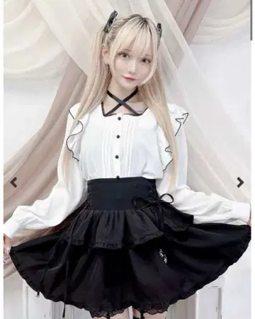 MARS 새틴 리본 포함 프릴 블라우스