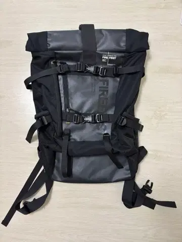 FIRE FIRST 블랙 백팩