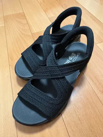 스케쳐스 슬립인 샌들