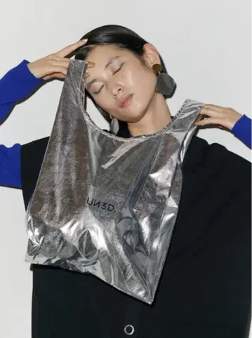 UN3D. 메탈릭 에코백 M 실버