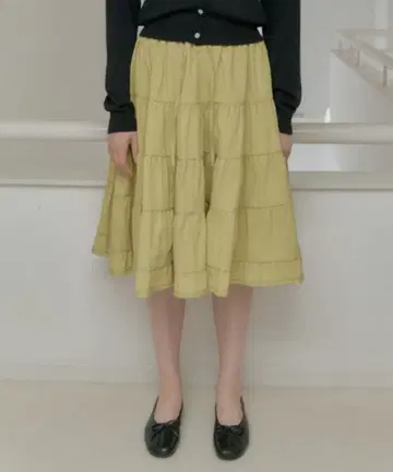 GIUNON 볼륨 티어드 레이스 스커트 올리브