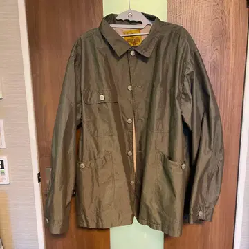 올리브색 밀리터리 자켓