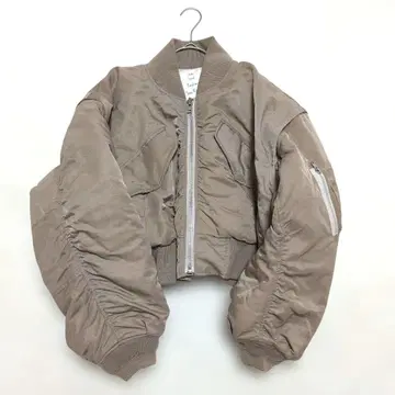 새상품급 [ 시루무린 ] 2wayMA-1 짧은 기장 크롭 베이지 계열