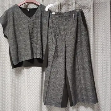 그레이 계열 체크 무늬 셋업