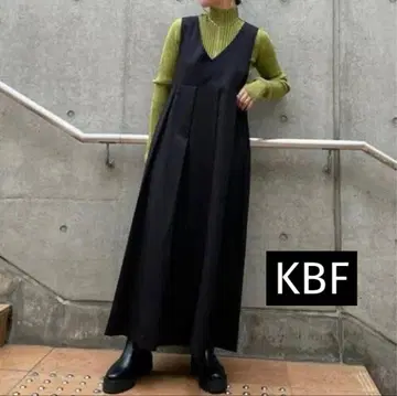 KBF 빅 플리츠 오버롤 스커트