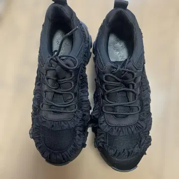 메리제니 프릴 프릴 스니커즈 블랙 M