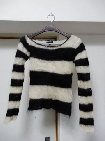 DKNY JEANS 모헤어 니트